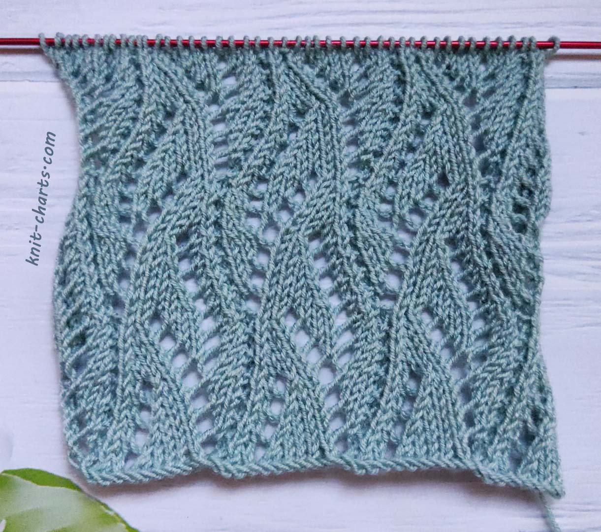 Wavy stitch knit pattern for beginners and advanced knitters