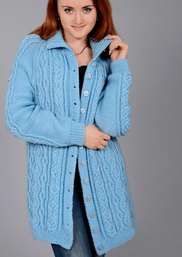 Cardigan in Fancy Cables