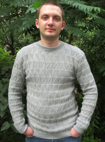 Men's Sweater in Fancy Pattern