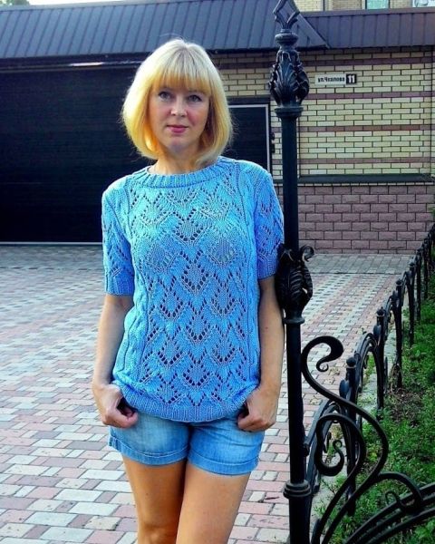Short Sleeve Pullover in Lace Patterns with Cables