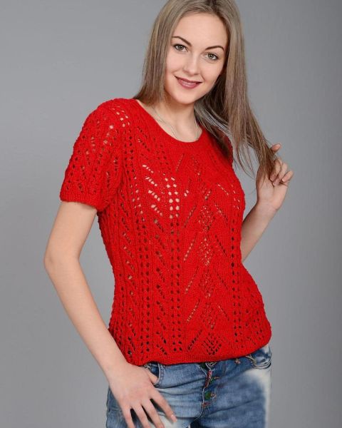 Pullover in Lace Patterns