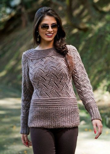 Pullover in Lace Pattern