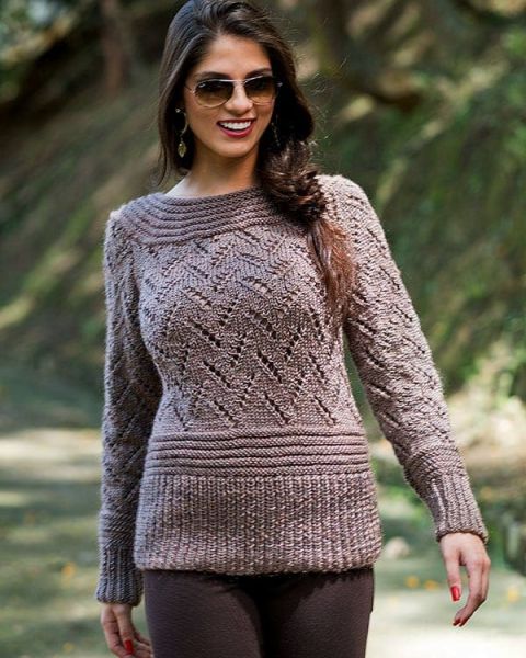 Pullover in Lace Pattern