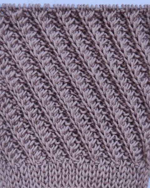 Diagonal Stitch Knitting Pattern