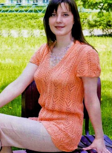 Short Sleeve Tunic in Lace Pattern